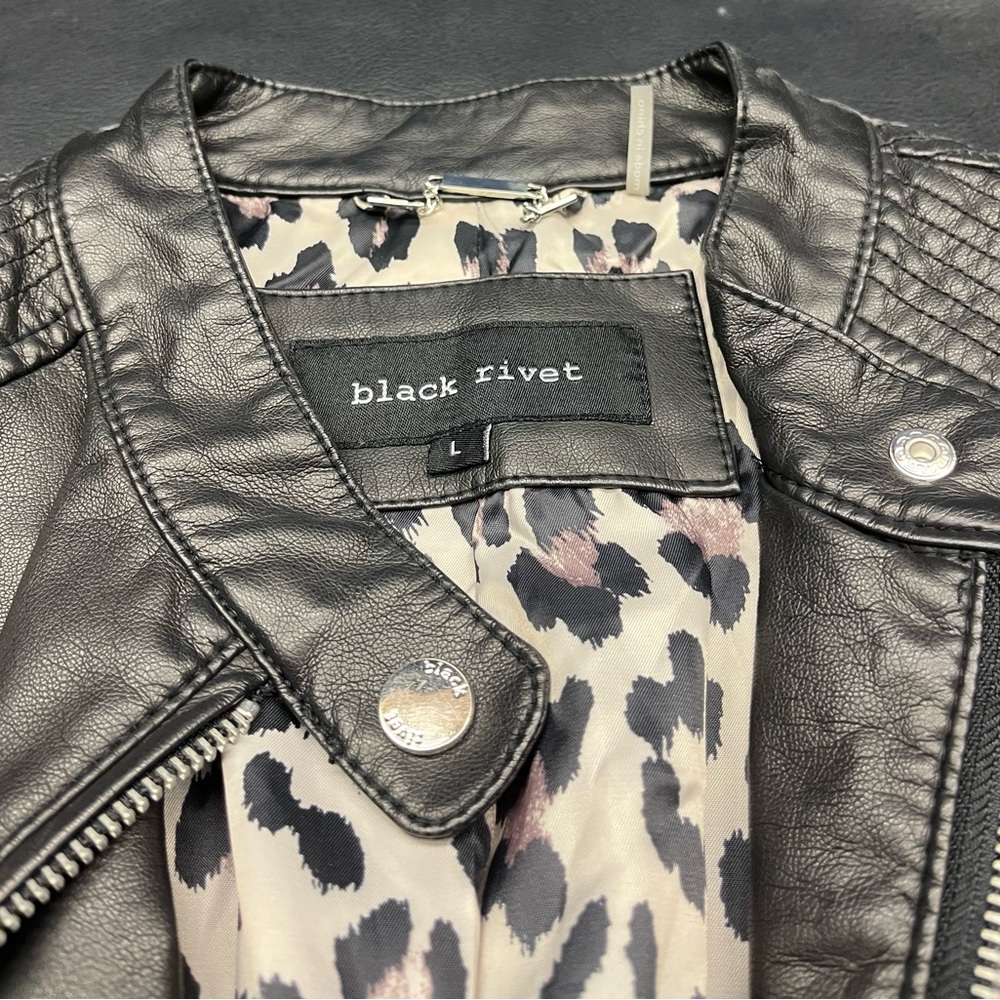 Large Black Rivet jacket - worn once - Picture 5 of 14